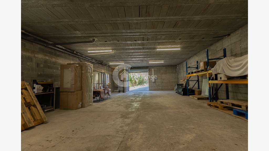 Loue local cial 120m² sur axe principal au Rouret