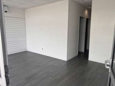Local commercial 40m² à louer au Taillan‑Médoc