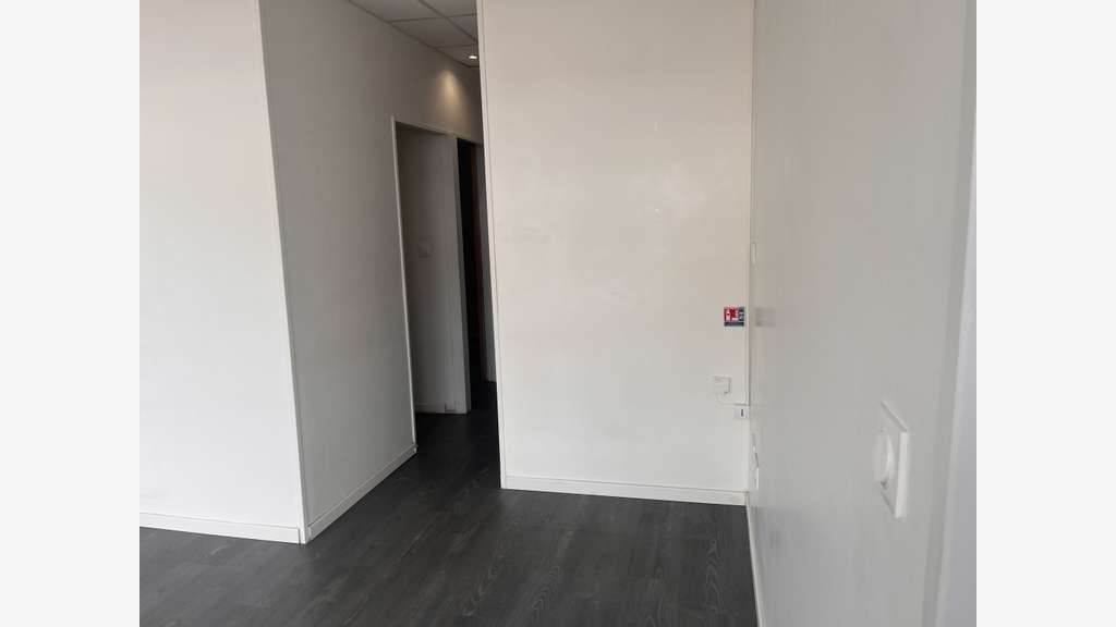 Local commercial 40m² à louer au Taillan‑Médoc