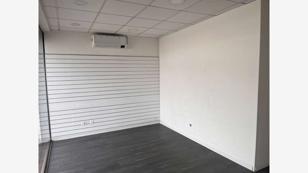Local commercial 40m² à louer au Taillan‑Médoc