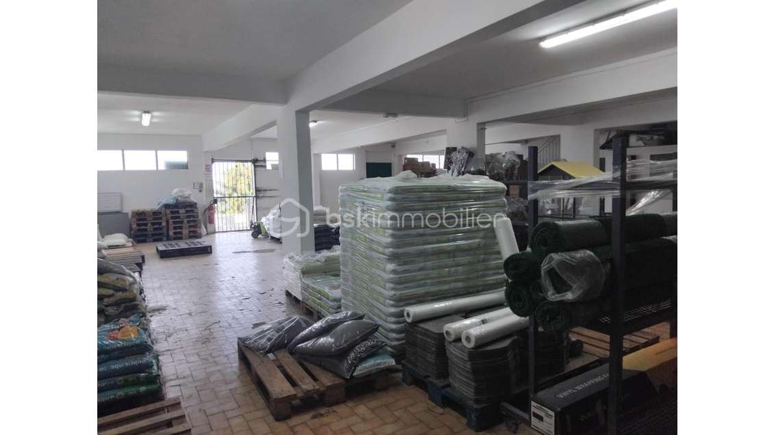 Dépôt 100m² à louer au Tampon 