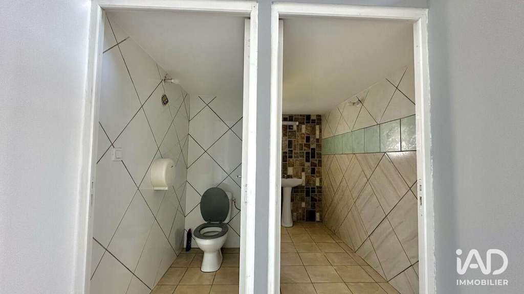 A louer ensemble profesionnel de 183m² Le Tampon
