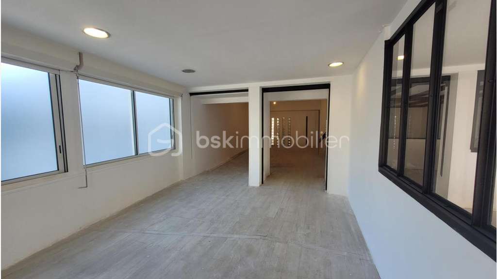 Location Local Commercial de 140 m² Centre-Ville