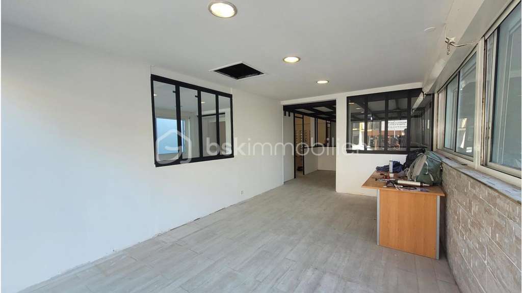 Location Local Commercial de 140 m² Centre-Ville