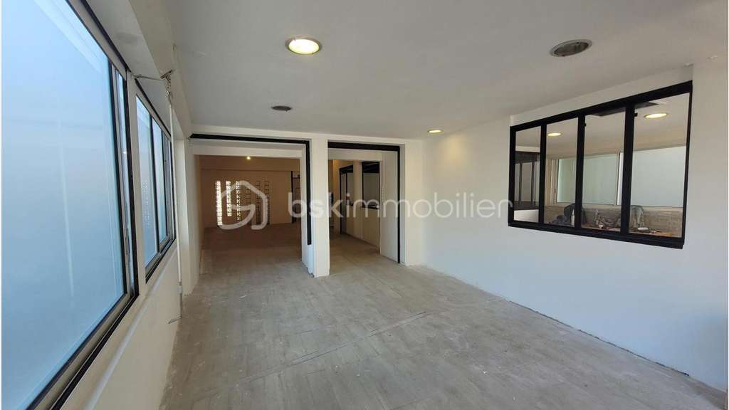 Location Local Commercial de 140 m² Centre-Ville
