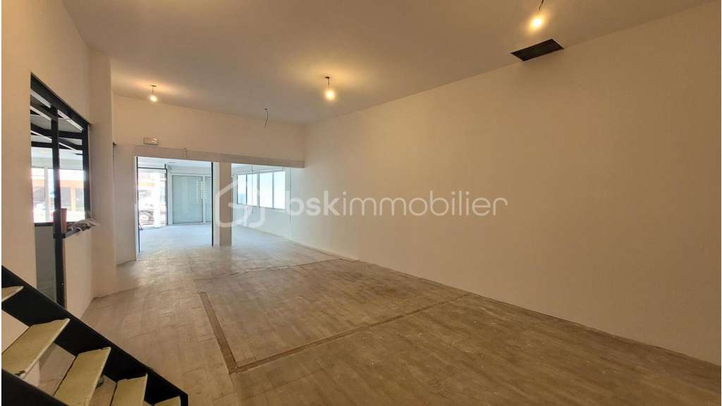 Location Local Commercial de 140 m² Centre-Ville