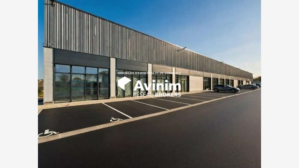 A louer local neuf à partir de 252m² au Thillay