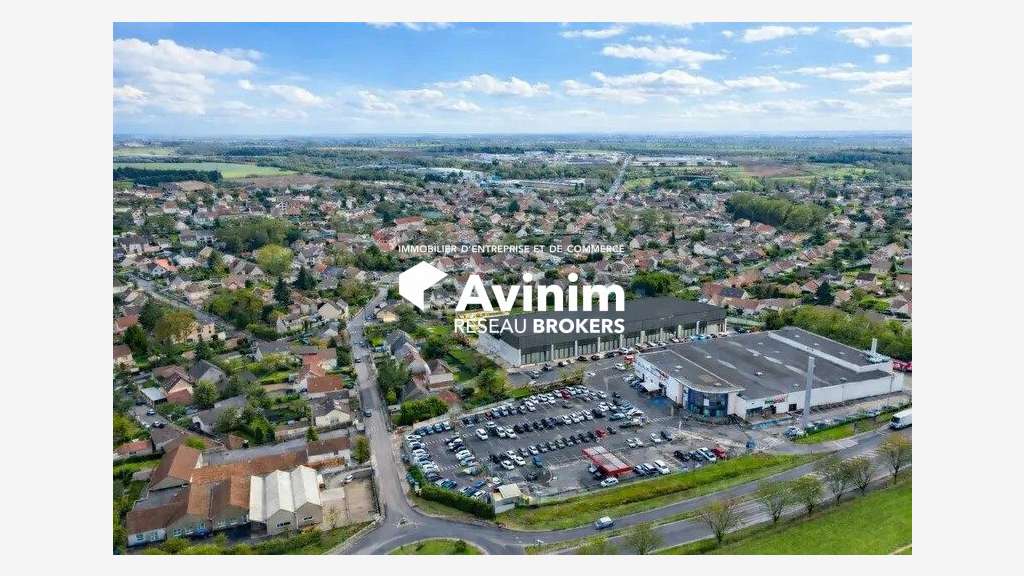 A louer local neuf à partir de 252m² au Thillay