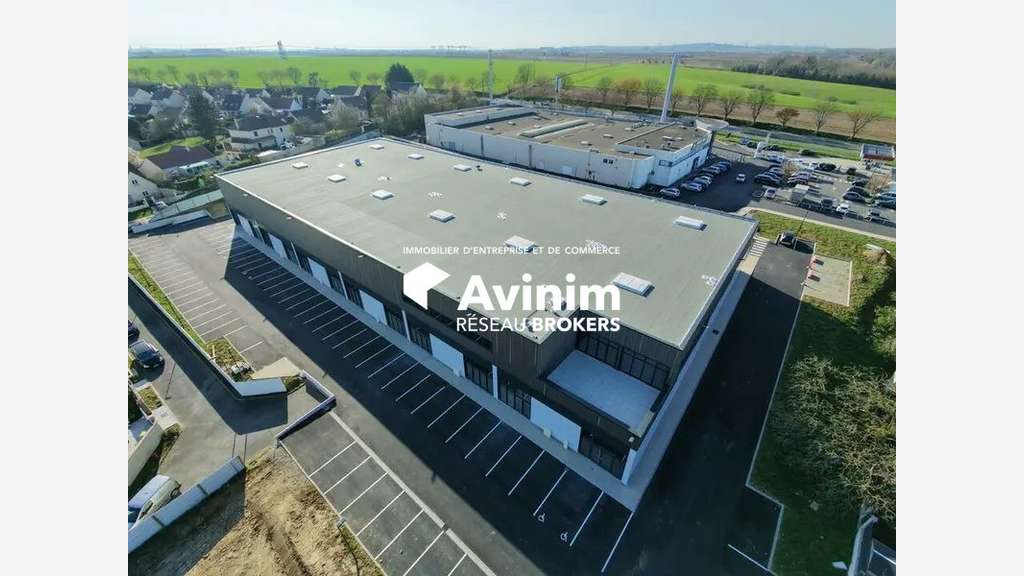 A louer local neuf à partir de 252m² au Thillay