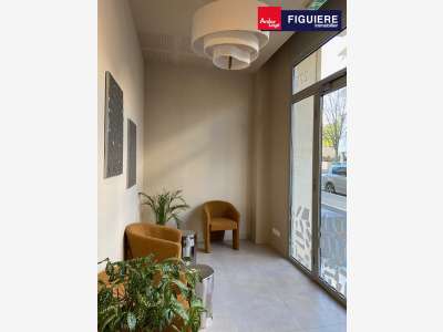 A louer local commercial 98m² Le Tholonet