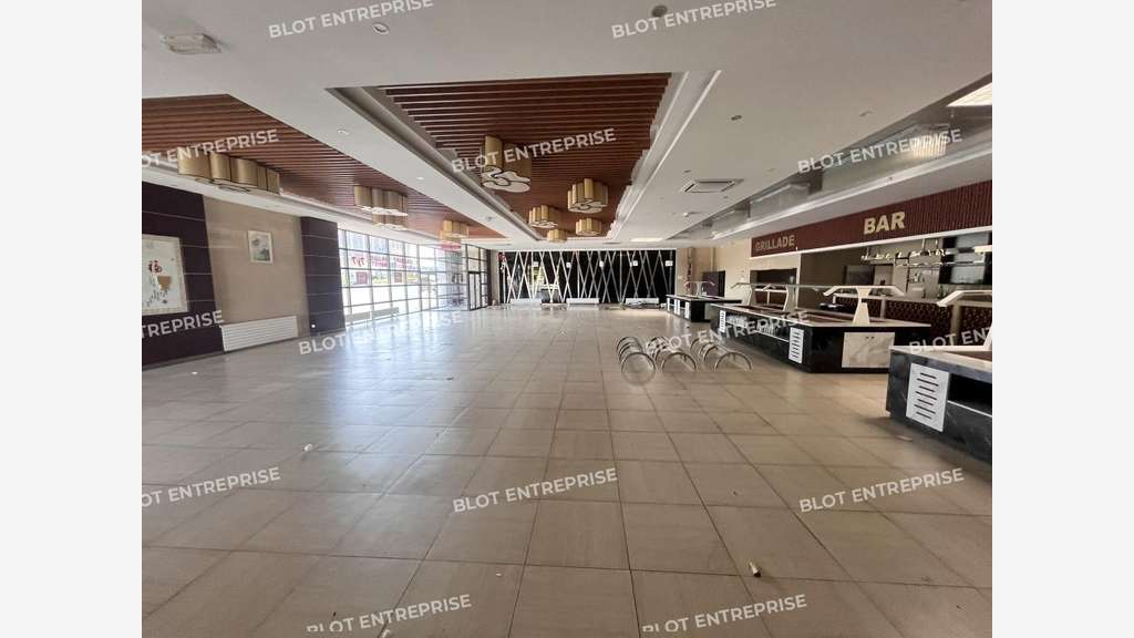 A louer local commercial 600m² en zc Lécousse (35)