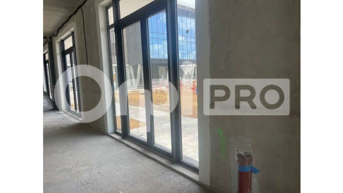 Local commercial HQE  à louer aux Abymes Dothémare