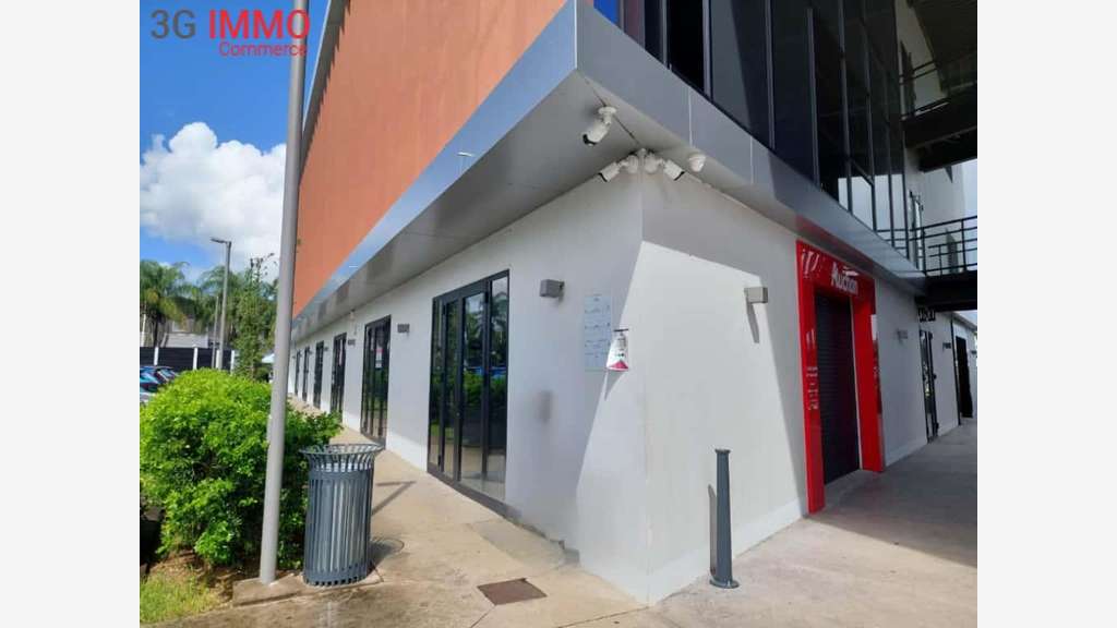A louer local professionnel 118m² RDC aux Abymes