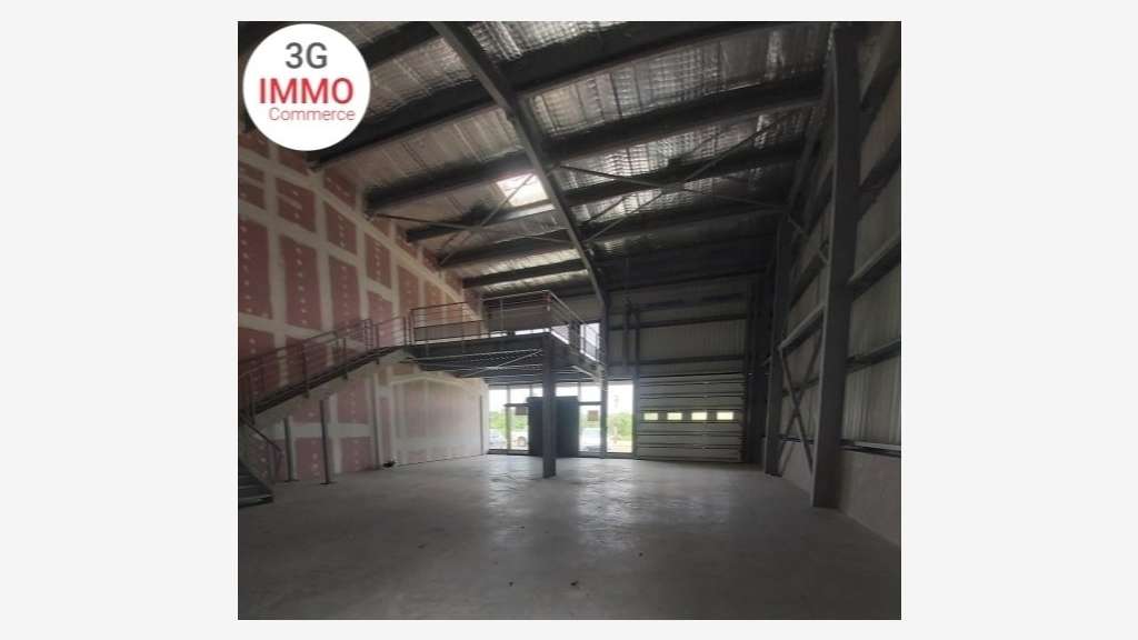 A louer local neuf 229m² aux Abymes Petit-Pérou