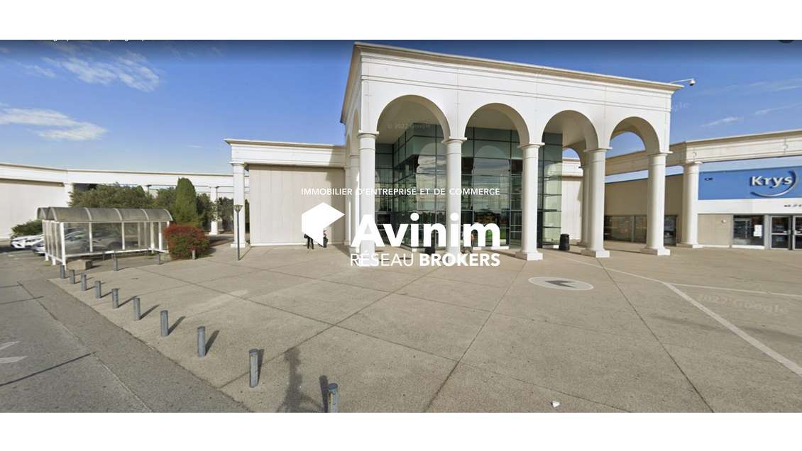 A louer local co 476m² Les Angles empl stratégique