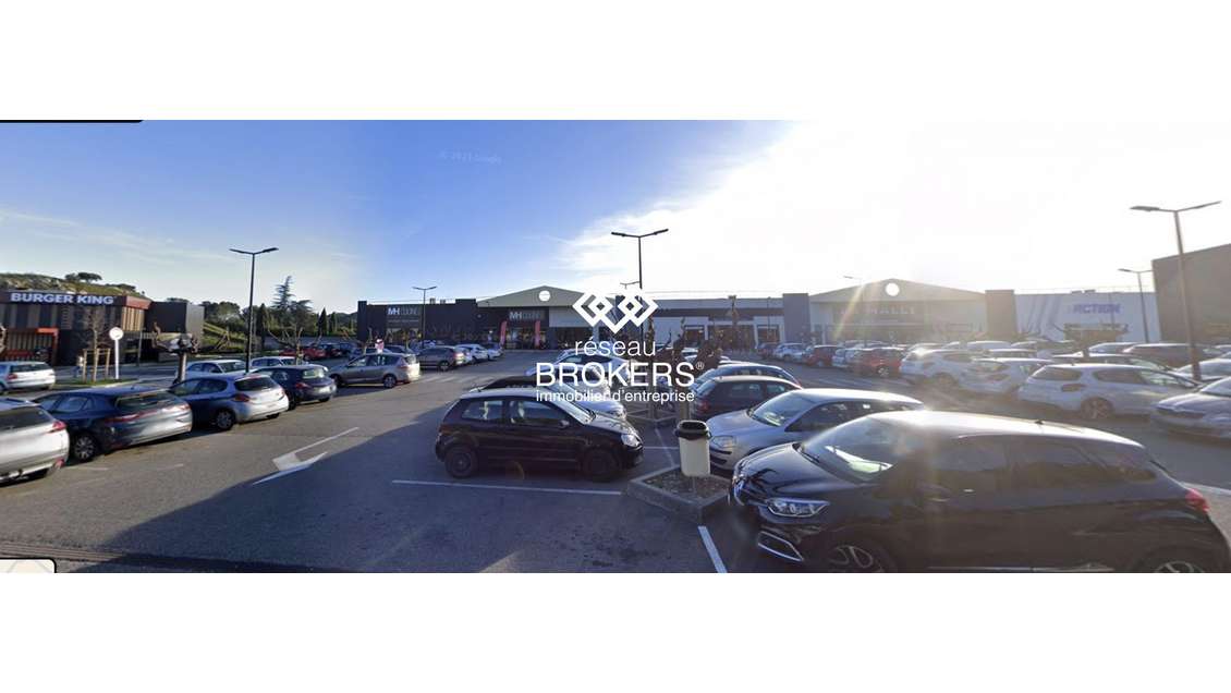 A louer local 501m² divisible Empl  N°1 aux Angles