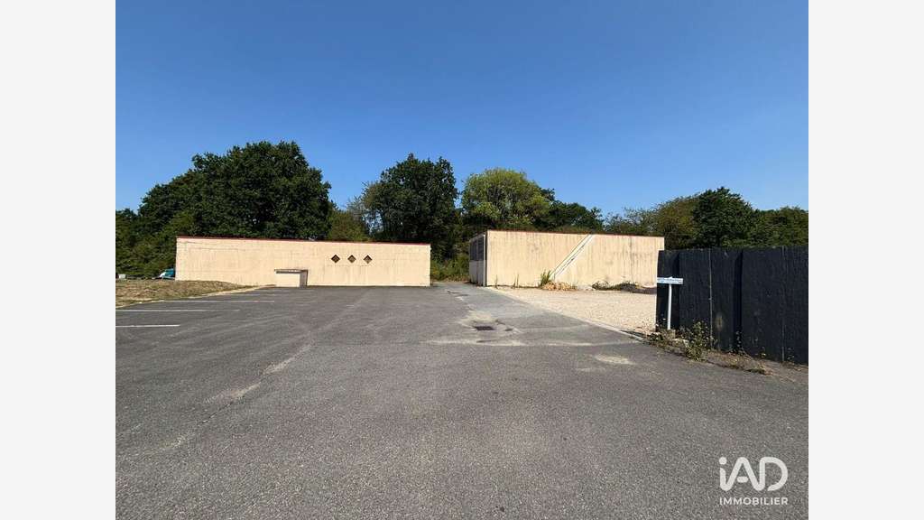 Local commercial à Les Essarts-le-Roi