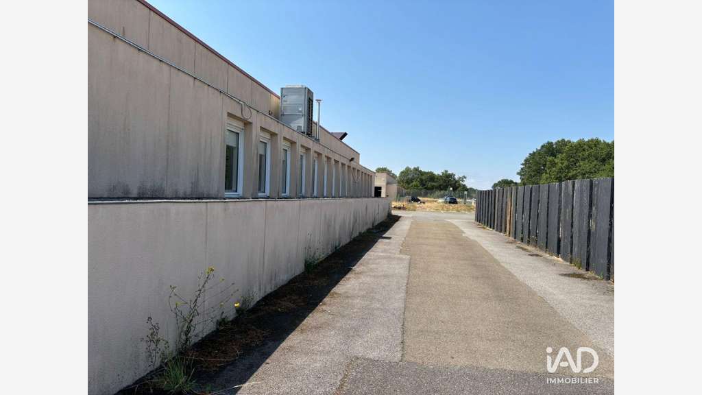 Local commercial à Les Essarts-le-Roi