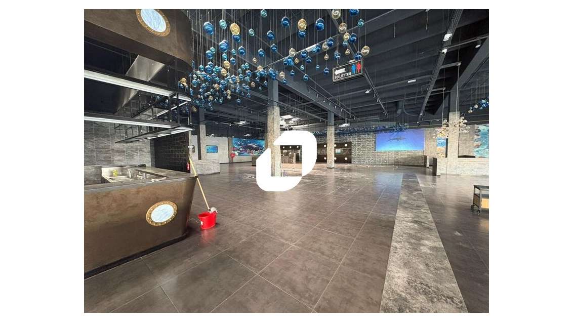 A louer Local commercial 1444m² Les mureaux