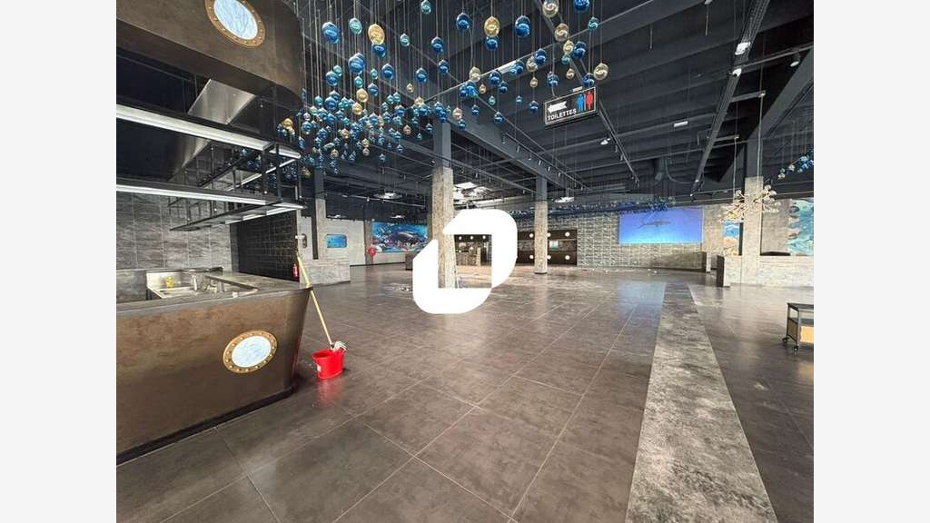 A louer Local commercial 1444m² Les mureaux