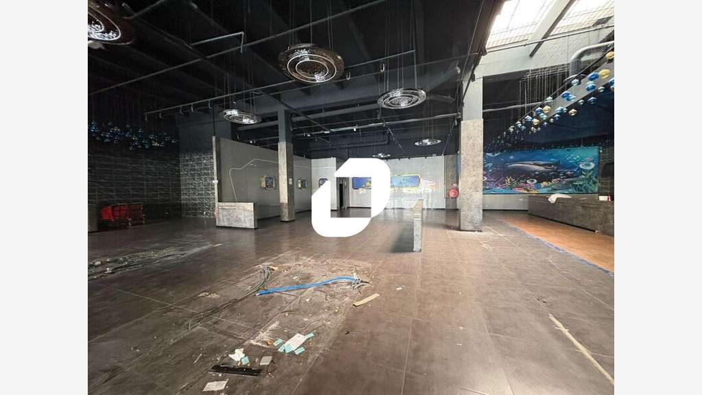 A louer Local commercial 102m² Les mureaux