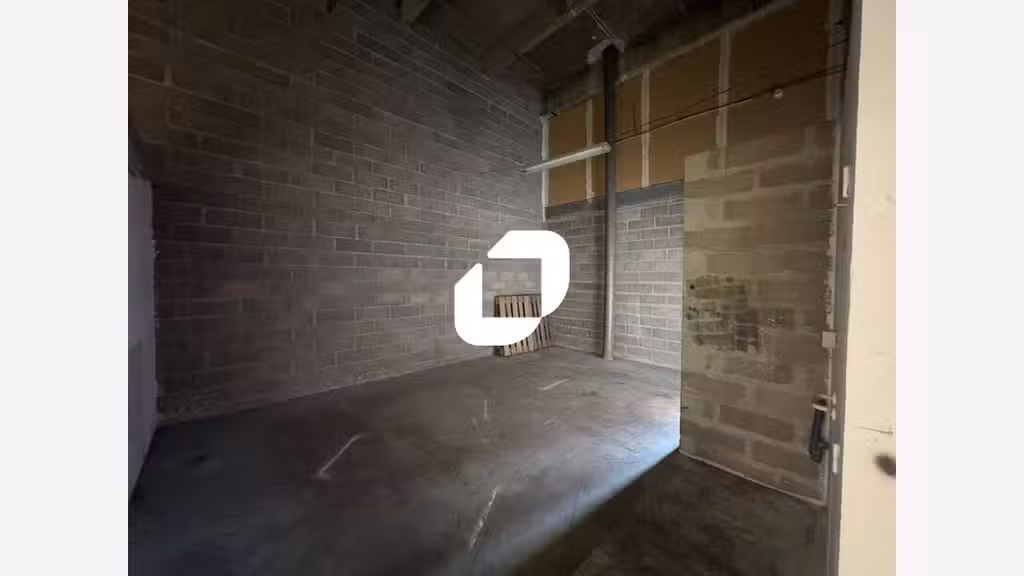 A louer Local commercial 1444m² Les mureaux