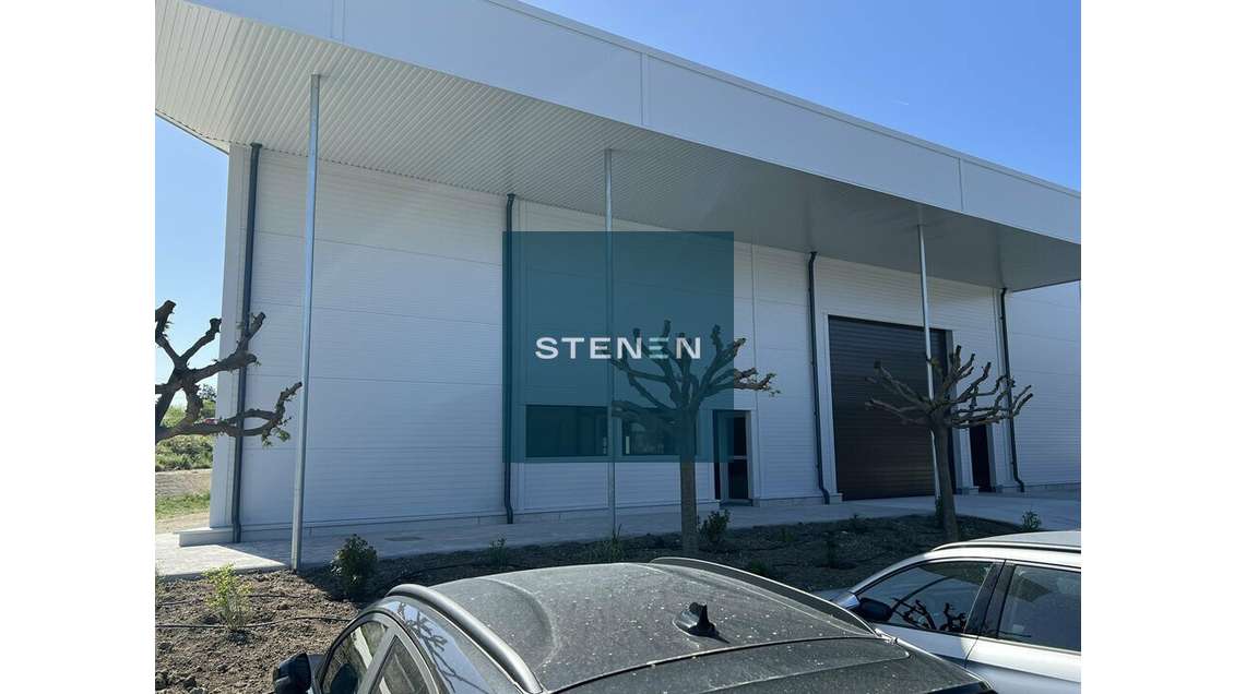 A louer local 550m² à  Plan de Campagne