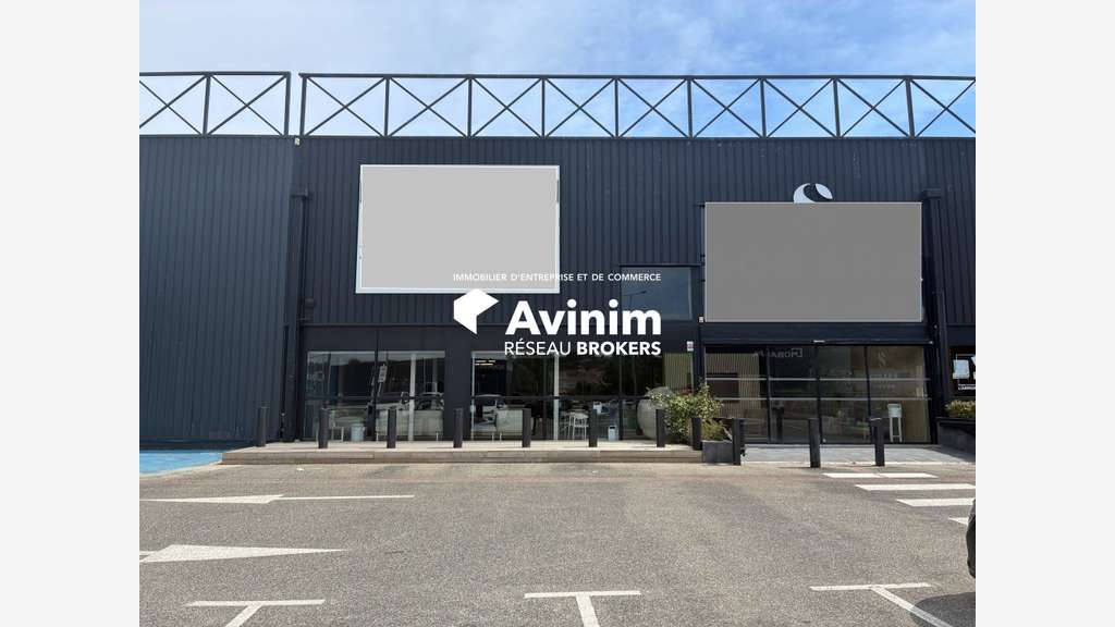 Local commercial 1390m² à louer Plan de Campagne