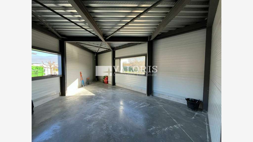 A louer superbe local neuf 550m² Plan de Campagne