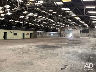 A louer dépôt de 1500m² en za aux Ponts-de-Cé