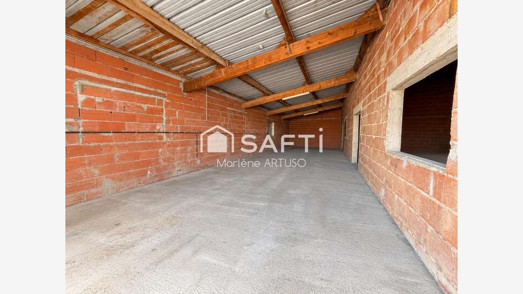 Loue entrepôt 300m² bureau 20m² les Pujols (09100)