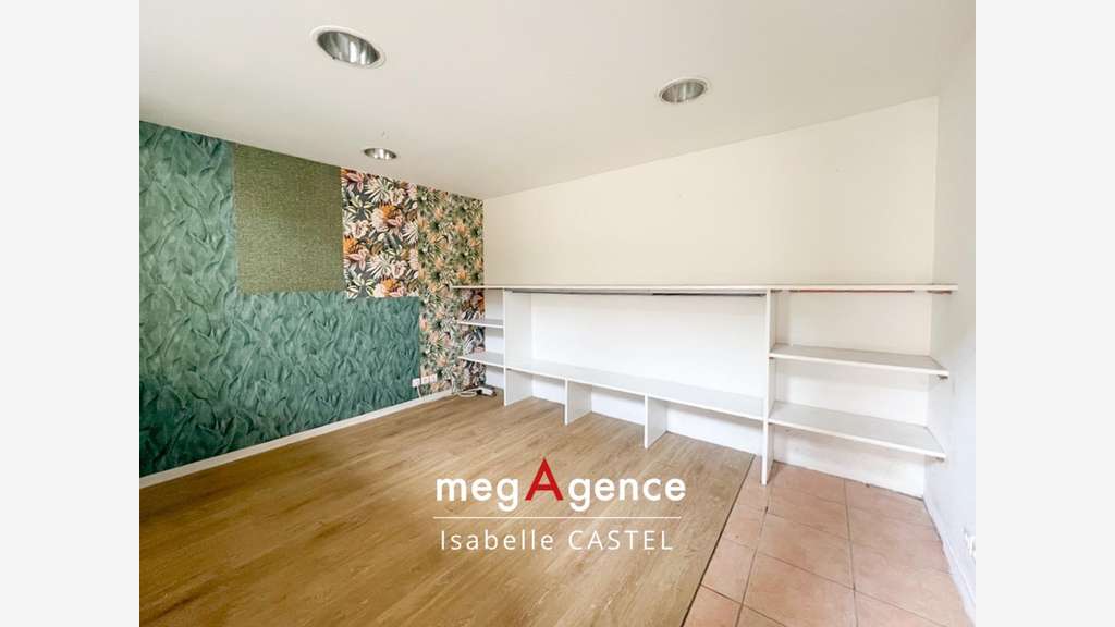 Local pro garage 84m² à louer aux Sables d'Olonne