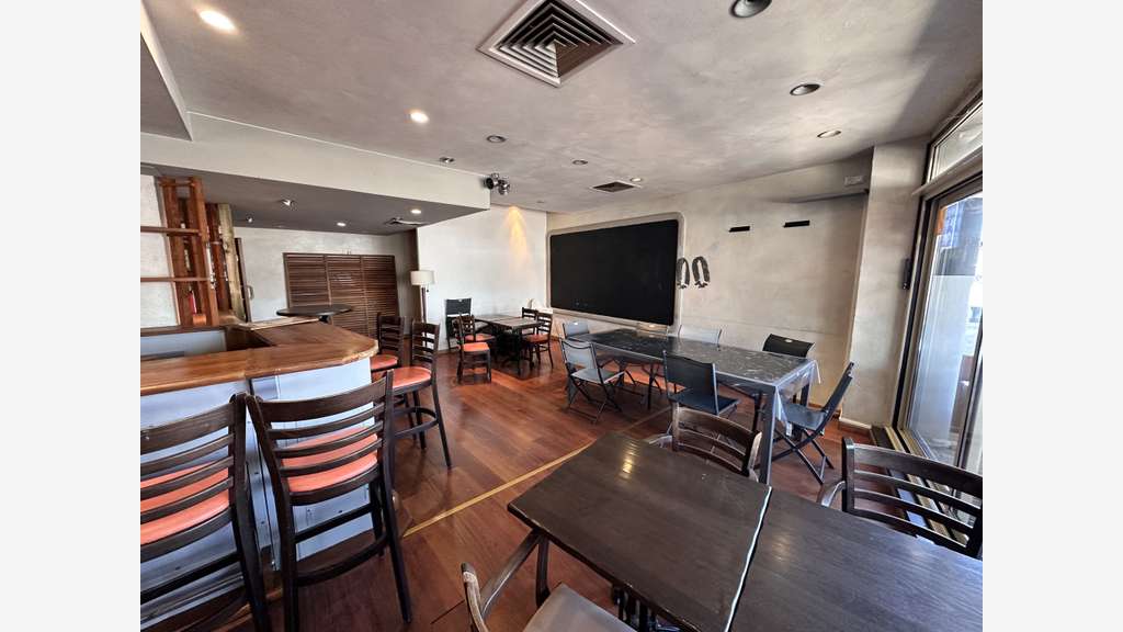 Loue local commercial de 170m² aux Sables d'Olonne