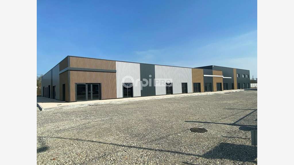 A louer Cellule Commerciale de 444m² Lescar Soleil
