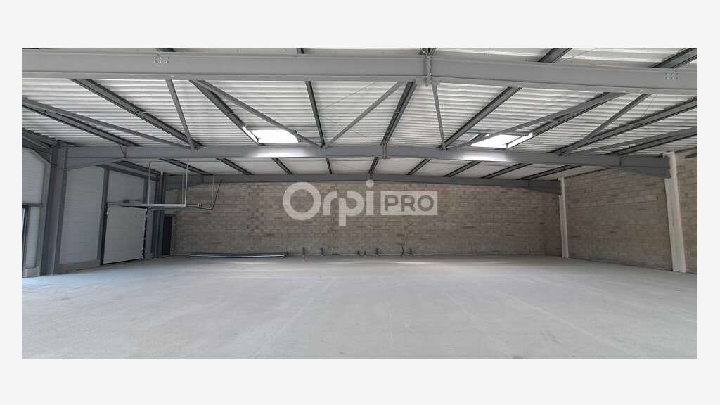 A louer Cellule Commerciale de 444m² Lescar Soleil