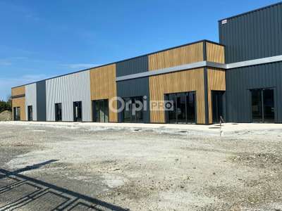 Cellule neuve 457m² à louer entrée Lescar Soleil