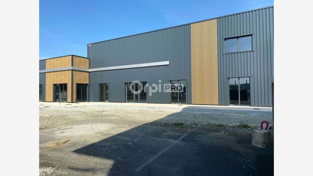 Cellule neuve 594m² à louer sur Lescar Soleil