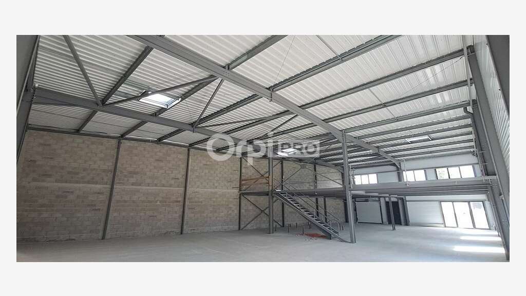 Cellule neuve 594m² à louer sur Lescar Soleil