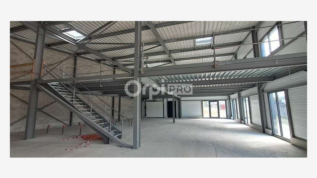 Cellule neuve 594m² à louer sur Lescar Soleil