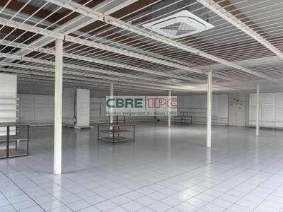 Location local commercial 691m² à Lescar Monhauba