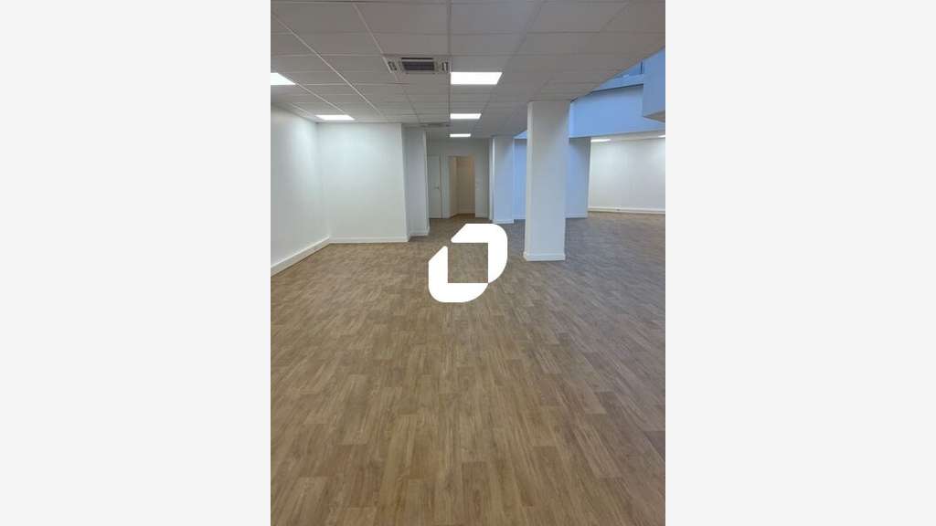 A louer Local commercial 157m² Levallois perret