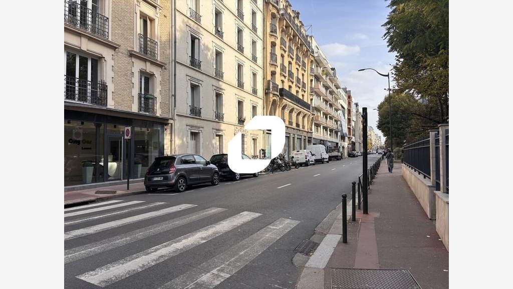 A louer Local commercial 374m² Levallois perret