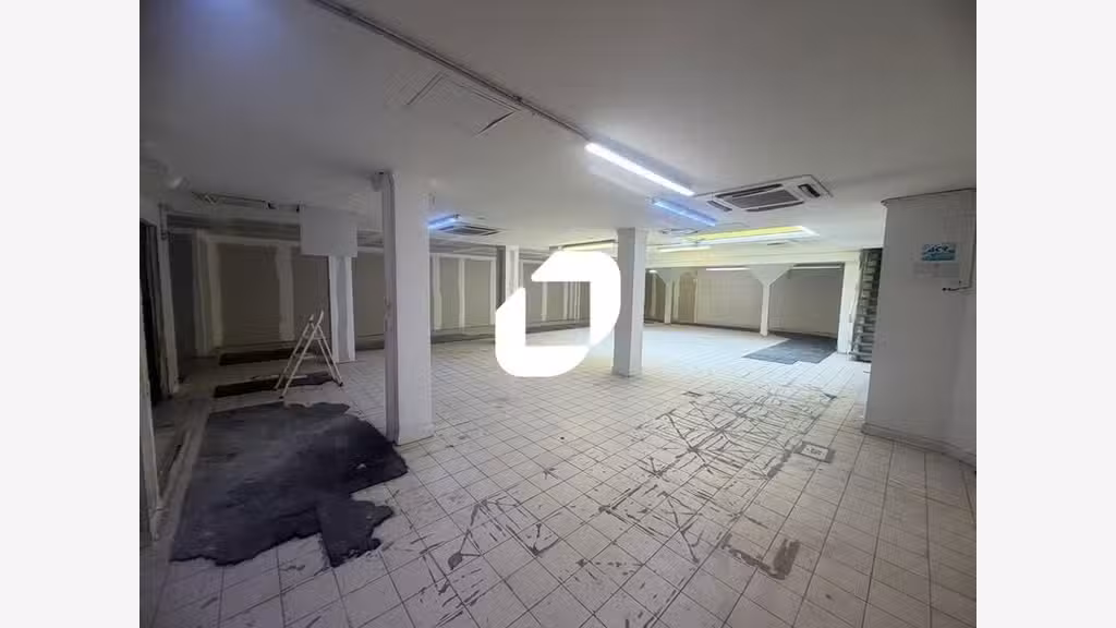 A louer Local commercial 374m² Levallois perret