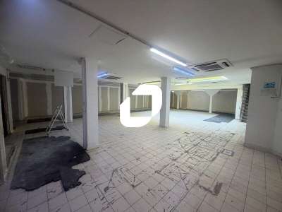 A louer Local commercial 374m² Levallois perret