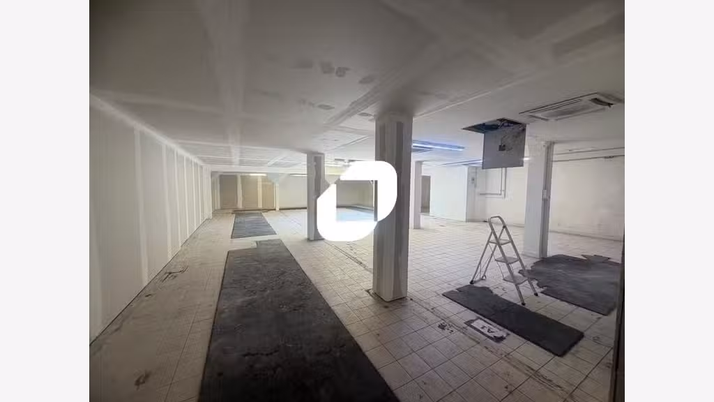 A louer Local commercial 374m² Levallois perret