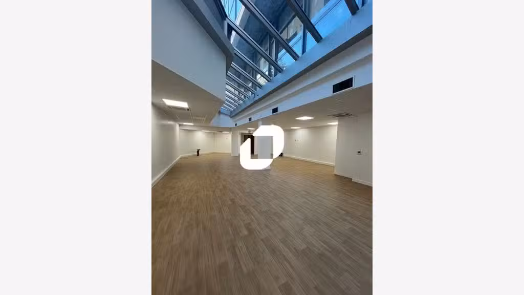 A louer Local commercial 157m² Levallois perret