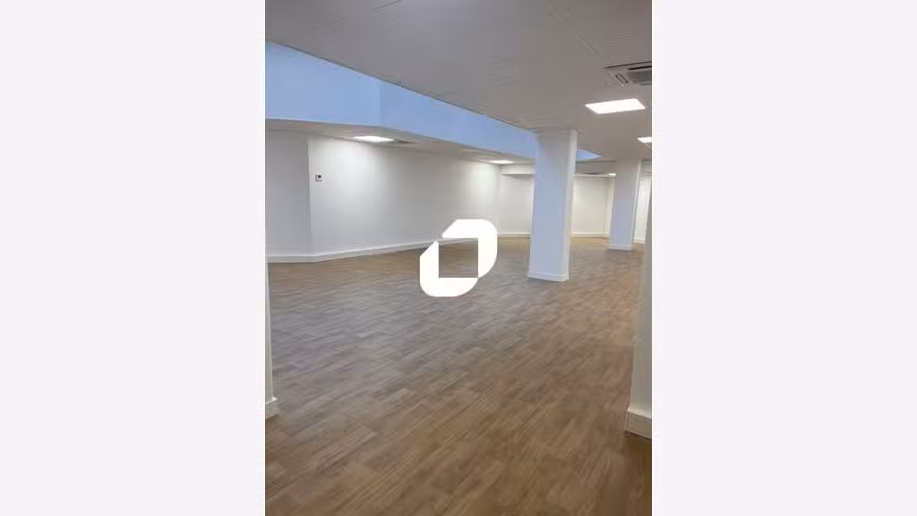 A louer Local commercial 157m² Levallois perret