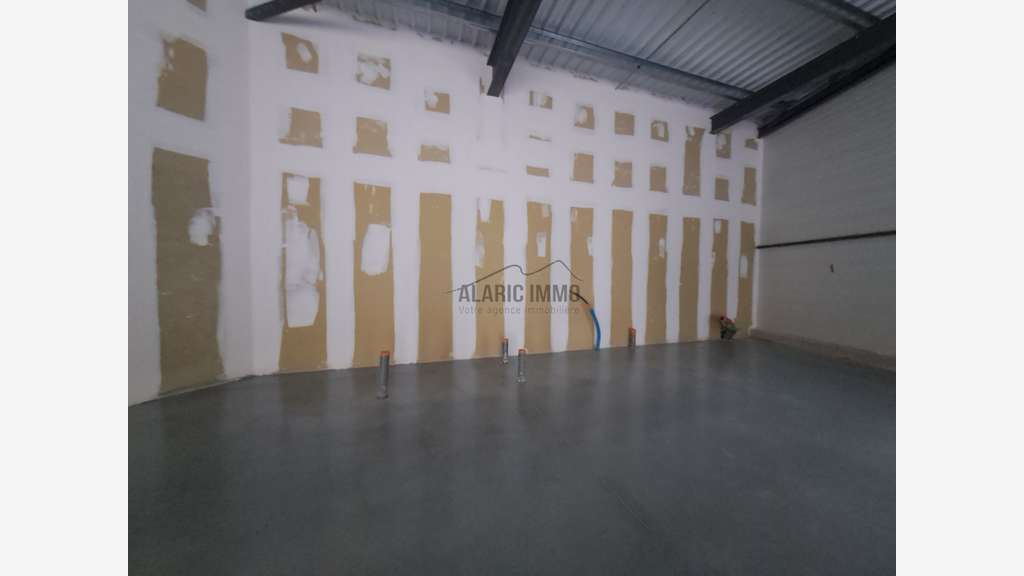 A louer cellule neuve 250m² retail park Lézignan