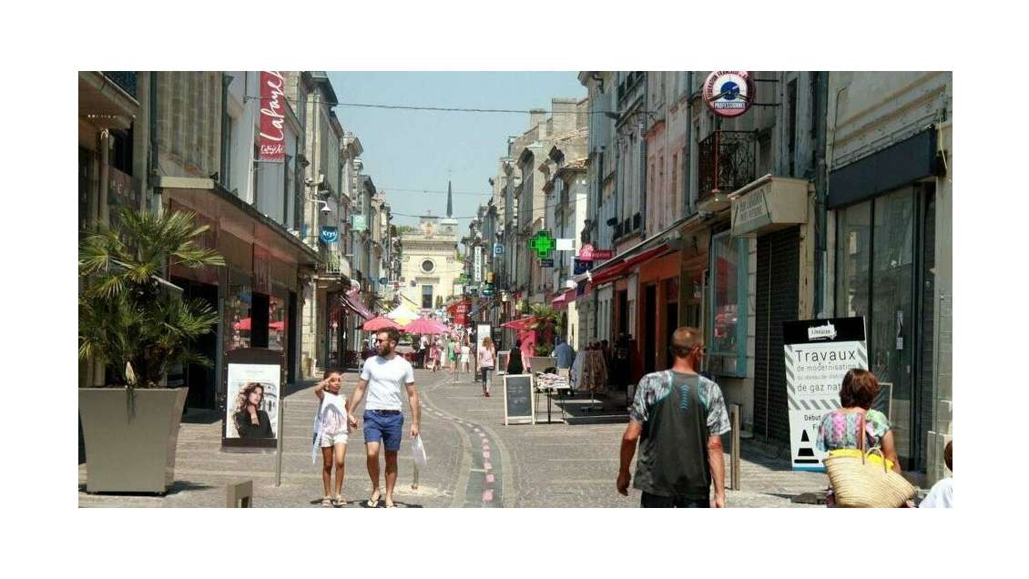 Local commercial 75m² à louer empl N°1 à Libourne 