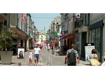 Location Locaux commerciaux - Boutiques à Libourne